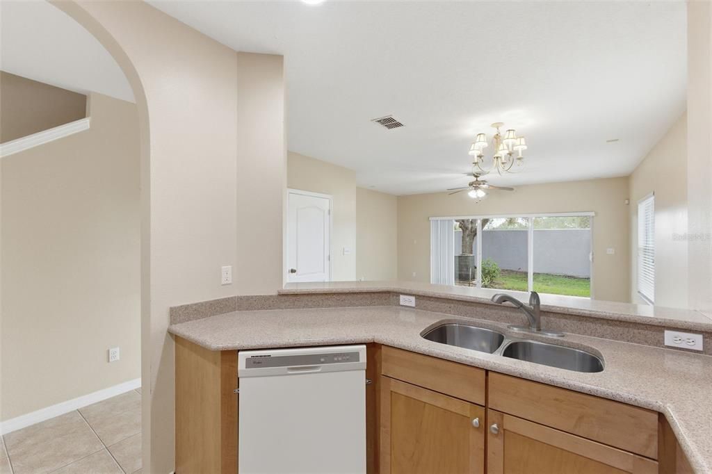 На продажу: $295,000 (3 спален, 2 ванн, 1472 Квадратных фут)