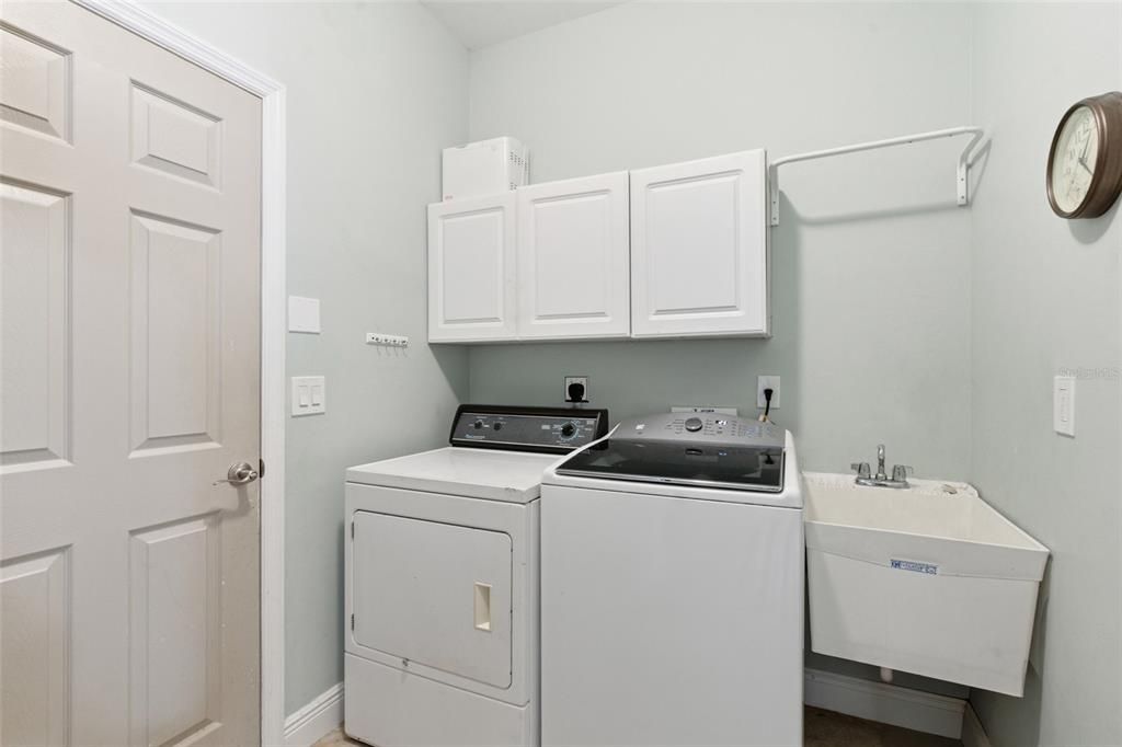 For Sale: $424,900 (4 beds, 2 baths, 2231 Square Feet)