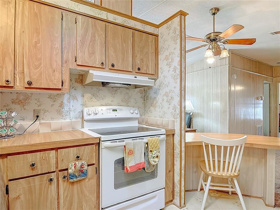 待售: $175,000 (2 贝兹, 2 浴室, 1318 平方英尺)