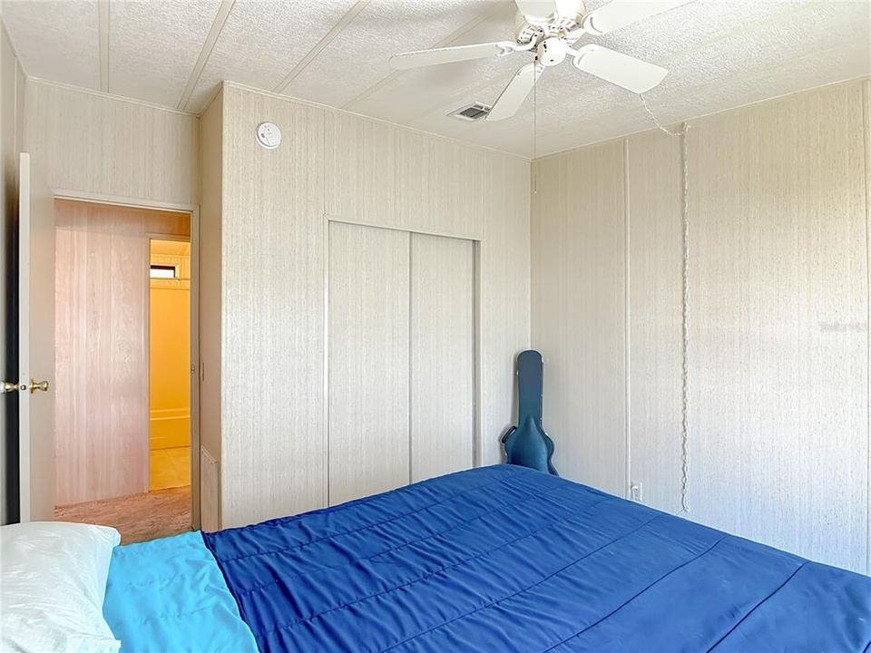 待售: $175,000 (2 贝兹, 2 浴室, 1318 平方英尺)