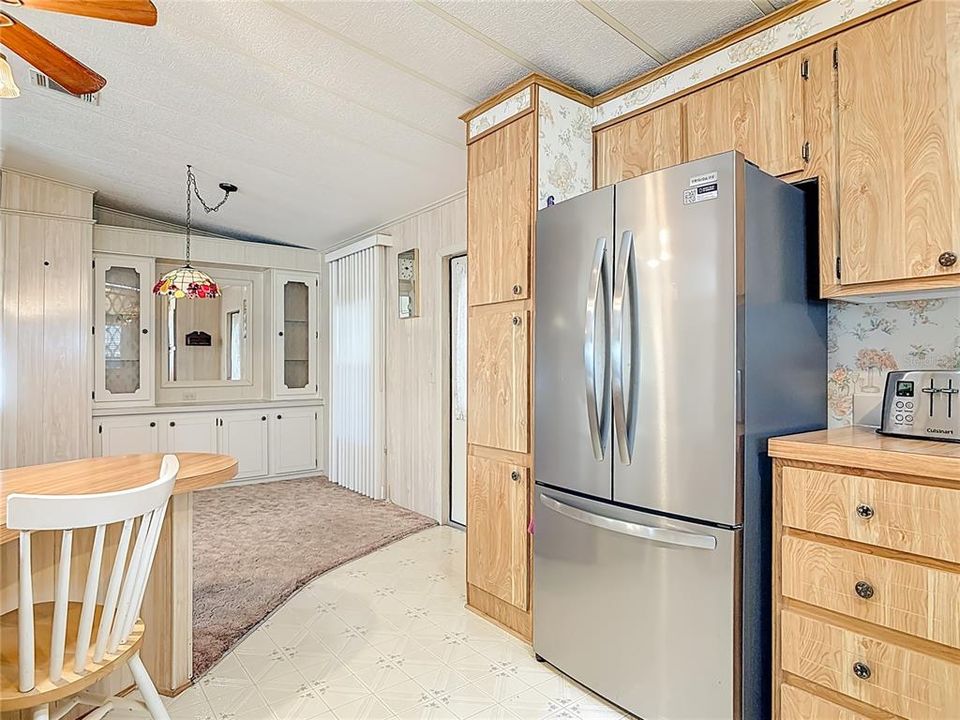 待售: $175,000 (2 贝兹, 2 浴室, 1318 平方英尺)