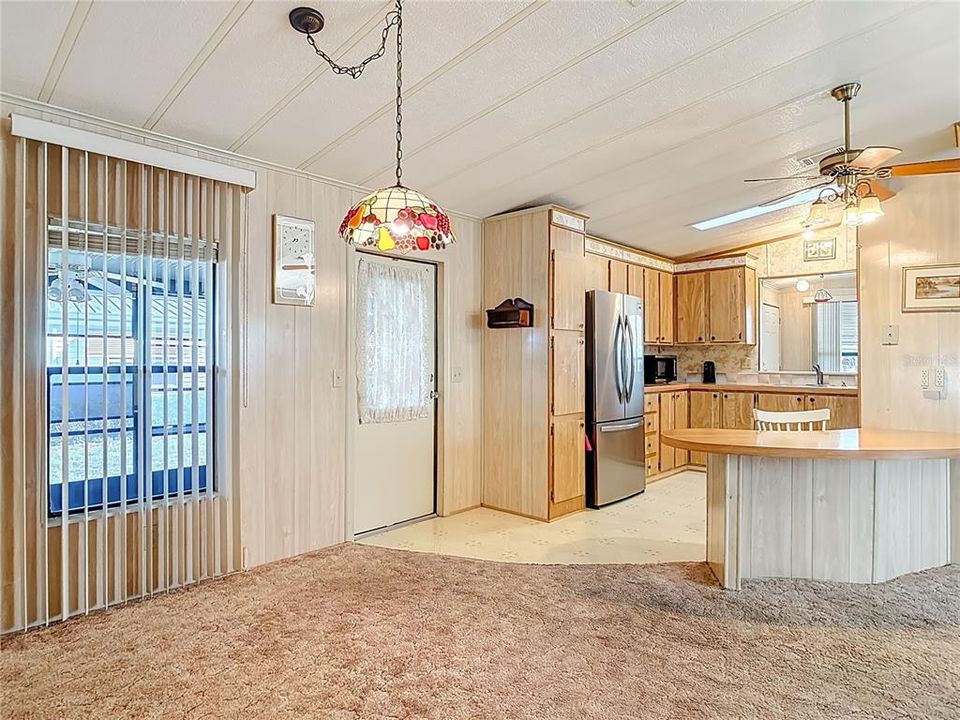 待售: $175,000 (2 贝兹, 2 浴室, 1318 平方英尺)