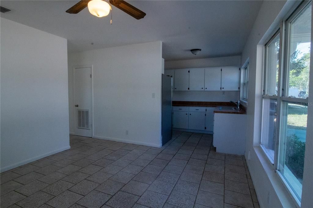 For Sale: $310,000 (3 beds, 2 baths, 1146 Square Feet)