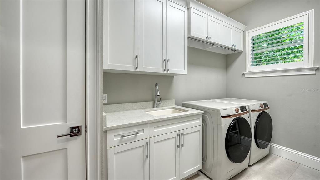 На продажу: $2,750,000 (4 спален, 4 ванн, 3176 Квадратных фут)