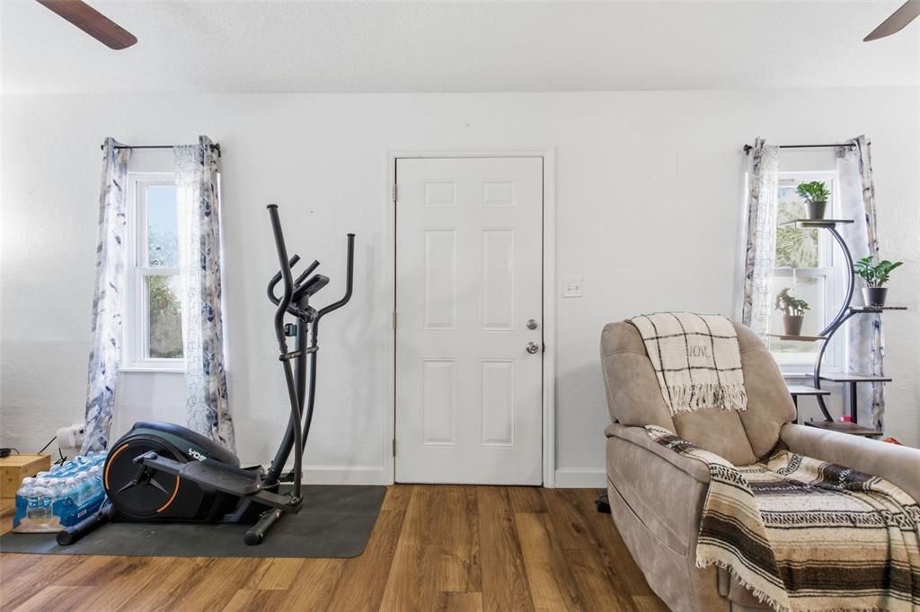 For Sale: $385,000 (4 beds, 2 baths, 1435 Square Feet)