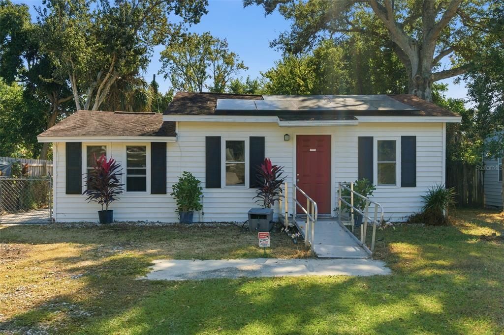 For Sale: $385,000 (4 beds, 2 baths, 1435 Square Feet)