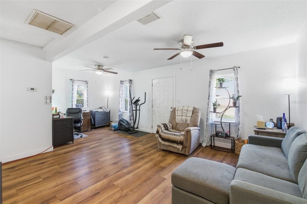 For Sale: $385,000 (4 beds, 2 baths, 1435 Square Feet)