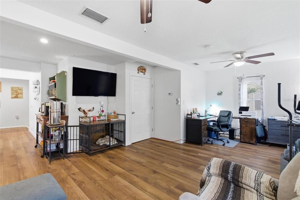 For Sale: $385,000 (4 beds, 2 baths, 1435 Square Feet)