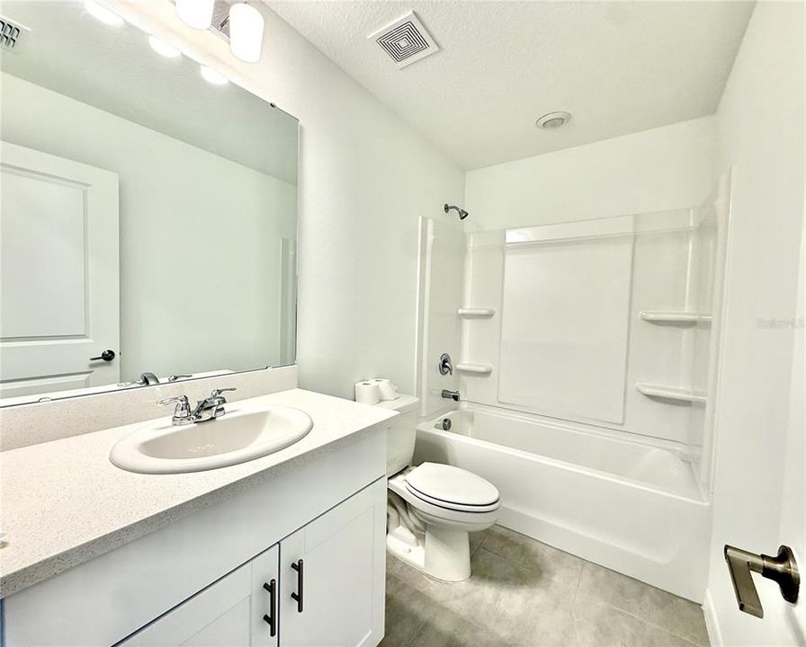 For Rent: $1,950 (3 beds, 2 baths, 1373 Square Feet)