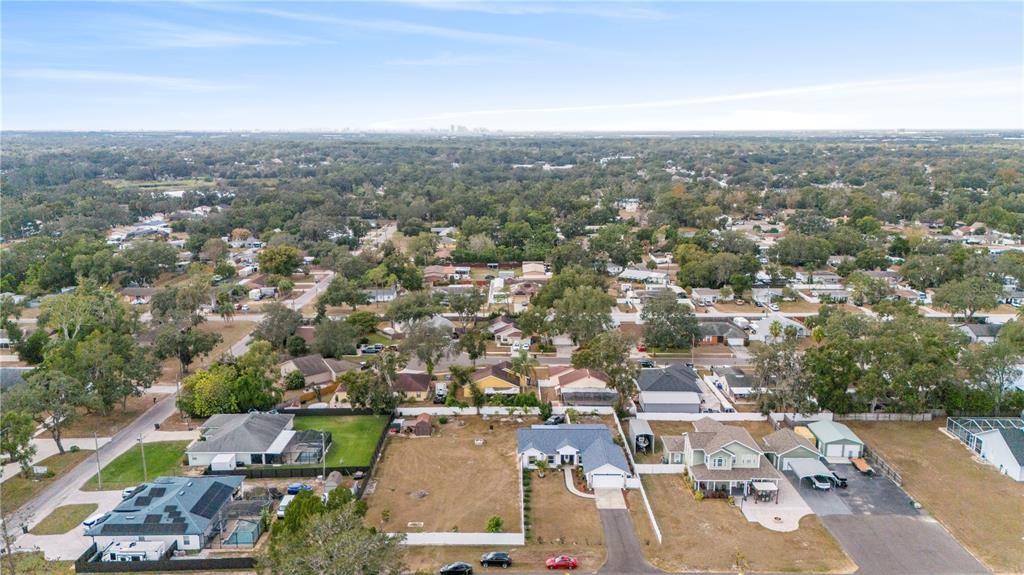 Activo con contrato: $587,000 (4 camas, 3 baños, 2390 Pies cuadrados)