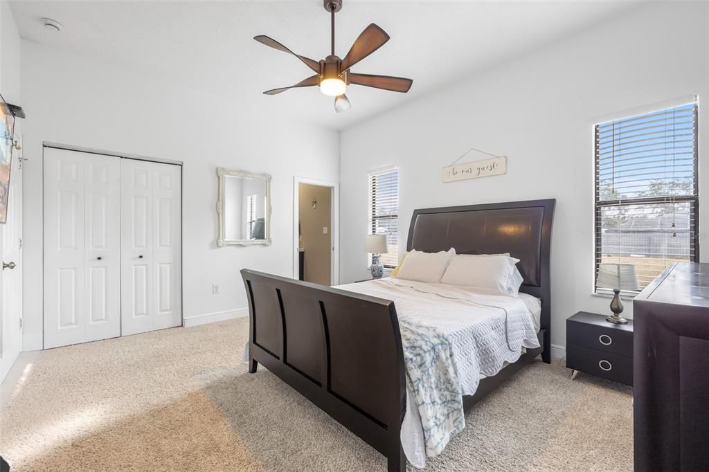 Activo con contrato: $587,000 (4 camas, 3 baños, 2390 Pies cuadrados)