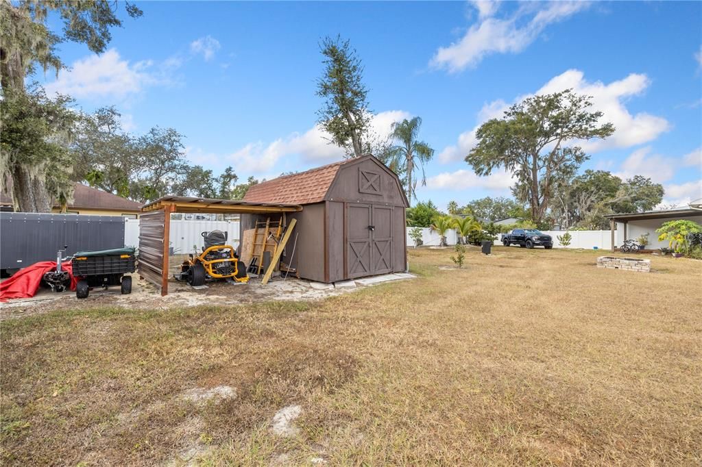 Activo con contrato: $587,000 (4 camas, 3 baños, 2390 Pies cuadrados)