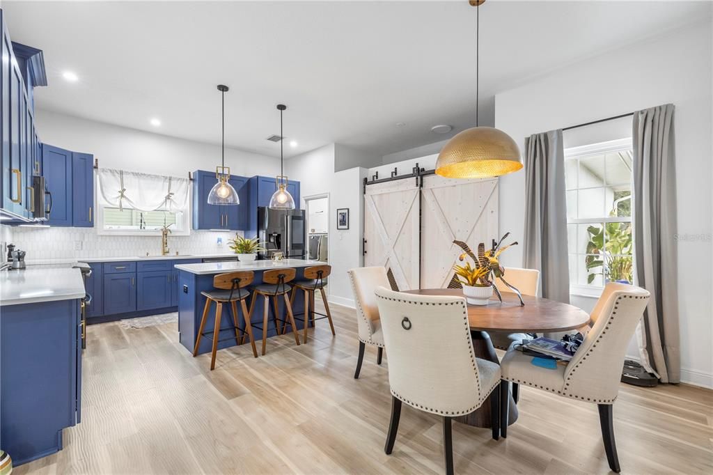 Activo con contrato: $587,000 (4 camas, 3 baños, 2390 Pies cuadrados)