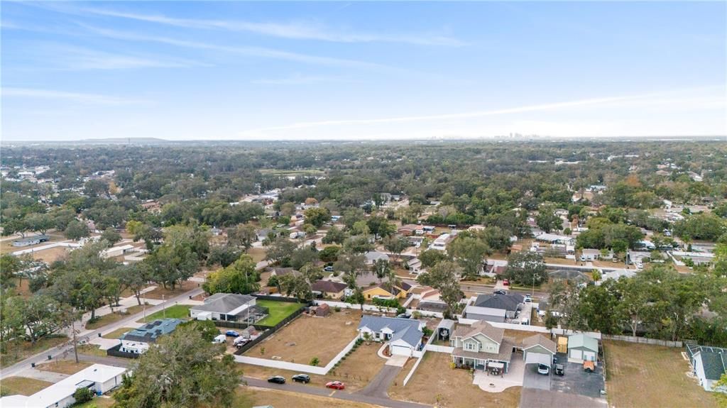 Activo con contrato: $587,000 (4 camas, 3 baños, 2390 Pies cuadrados)