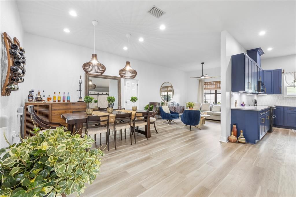 Activo con contrato: $587,000 (4 camas, 3 baños, 2390 Pies cuadrados)