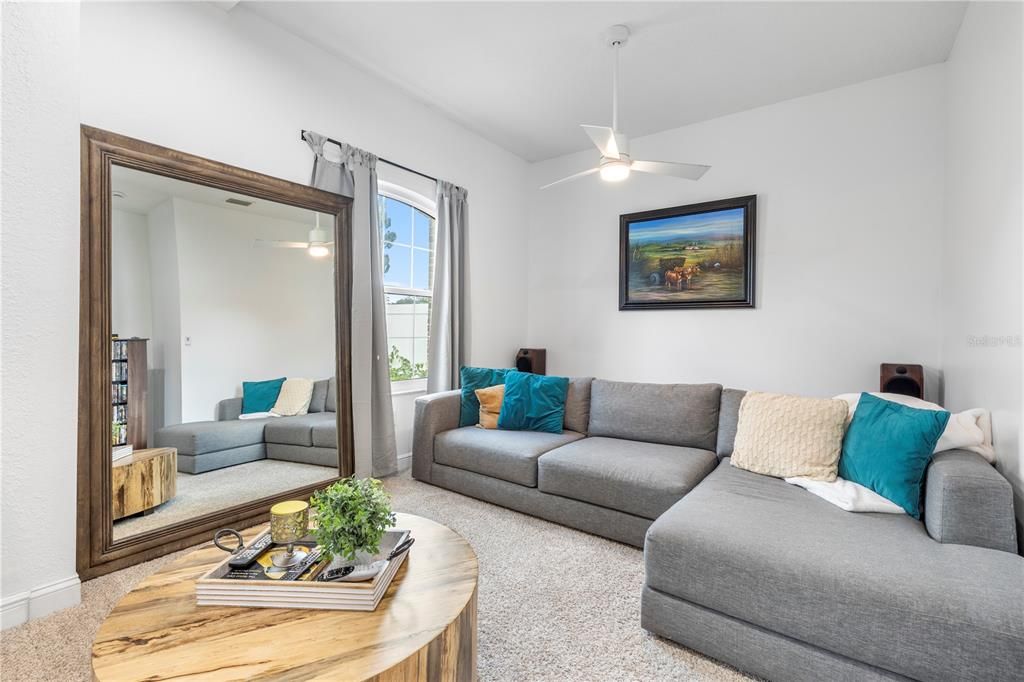 Activo con contrato: $587,000 (4 camas, 3 baños, 2390 Pies cuadrados)