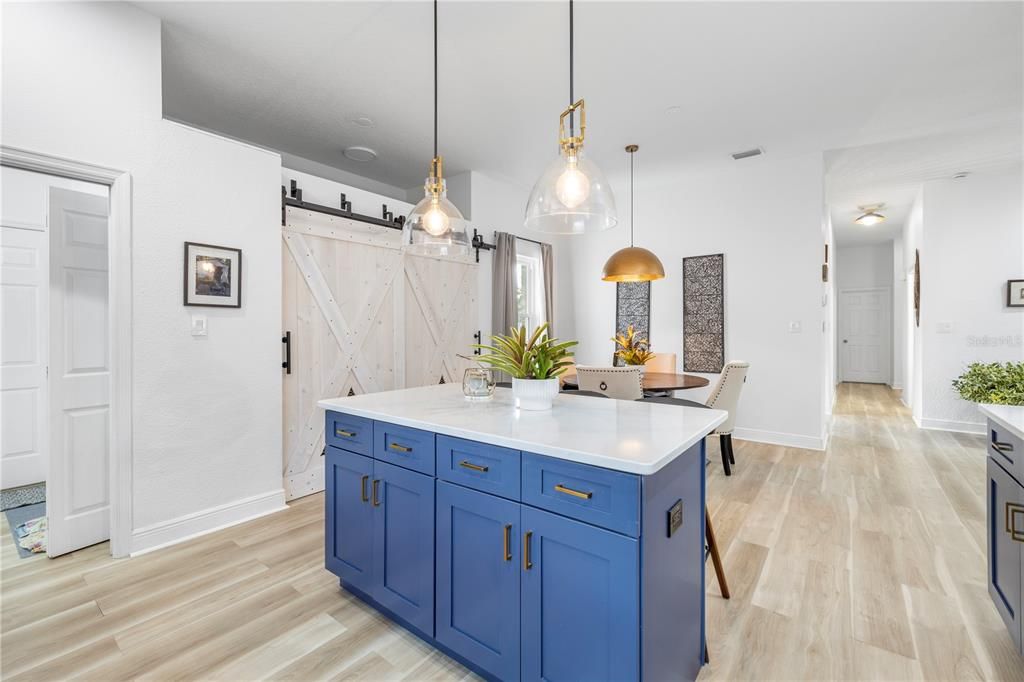 Activo con contrato: $587,000 (4 camas, 3 baños, 2390 Pies cuadrados)