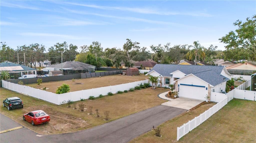 Activo con contrato: $587,000 (4 camas, 3 baños, 2390 Pies cuadrados)