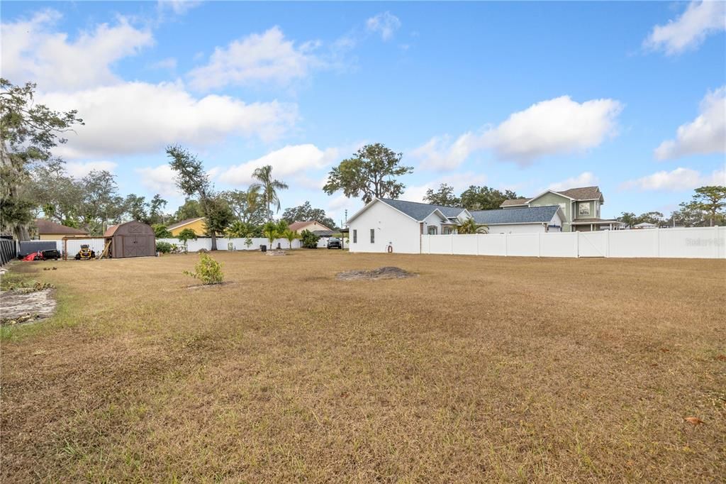 Activo con contrato: $587,000 (4 camas, 3 baños, 2390 Pies cuadrados)