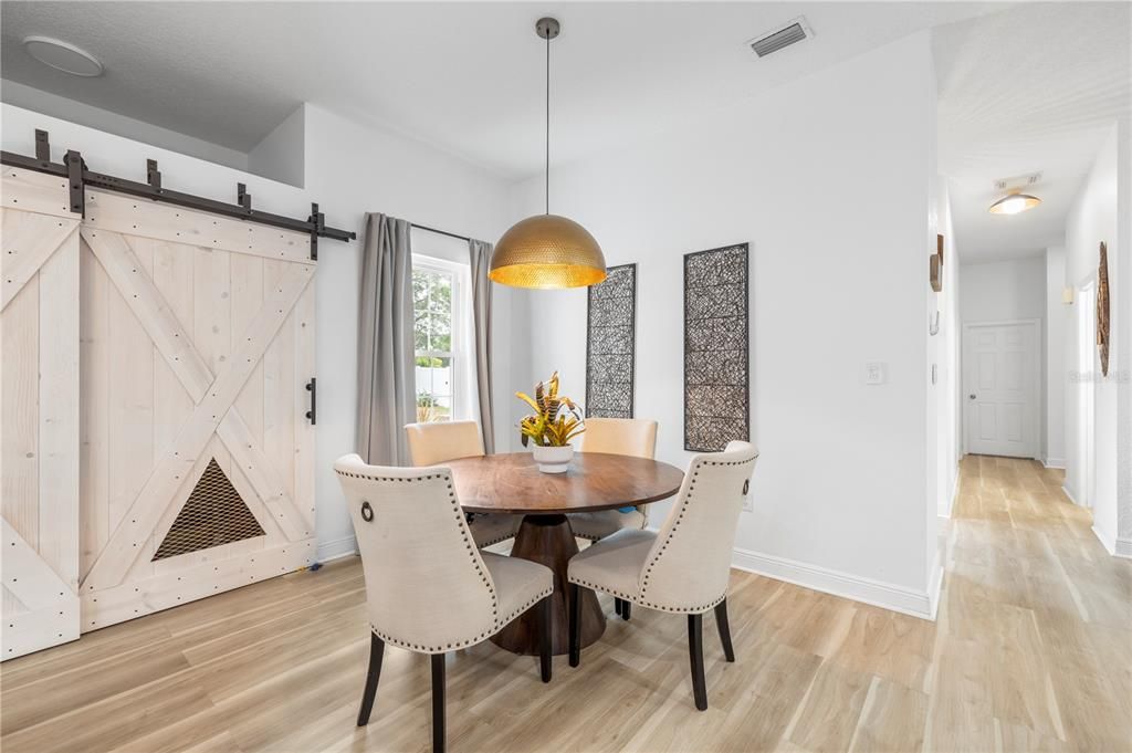 Activo con contrato: $587,000 (4 camas, 3 baños, 2390 Pies cuadrados)