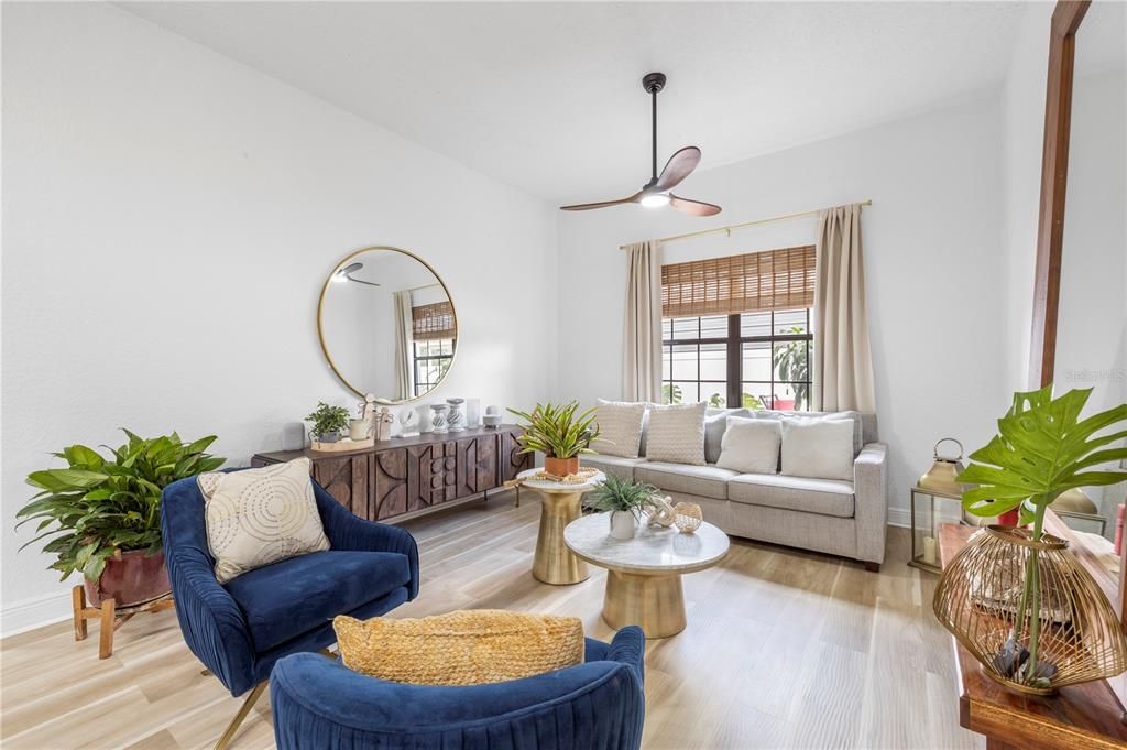 Activo con contrato: $587,000 (4 camas, 3 baños, 2390 Pies cuadrados)