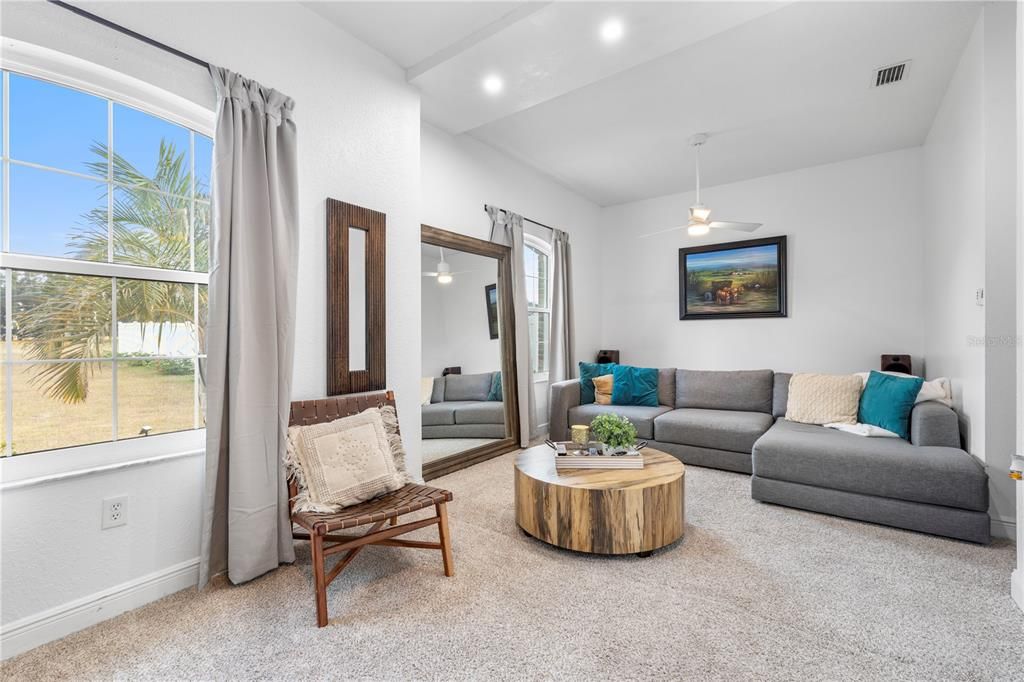 Activo con contrato: $587,000 (4 camas, 3 baños, 2390 Pies cuadrados)