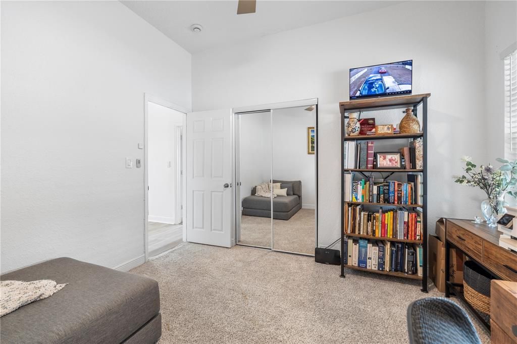 Activo con contrato: $587,000 (4 camas, 3 baños, 2390 Pies cuadrados)