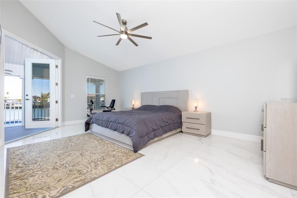 For Sale: $2,100,000 (4 beds, 3 baths, 2782 Square Feet)