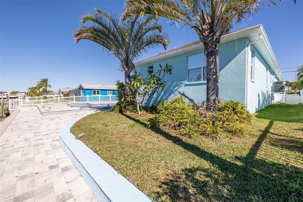 For Sale: $2,100,000 (4 beds, 3 baths, 2782 Square Feet)