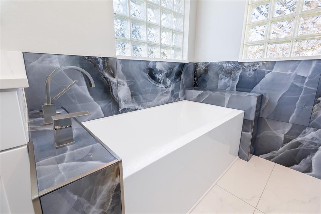 For Sale: $2,100,000 (4 beds, 3 baths, 2782 Square Feet)