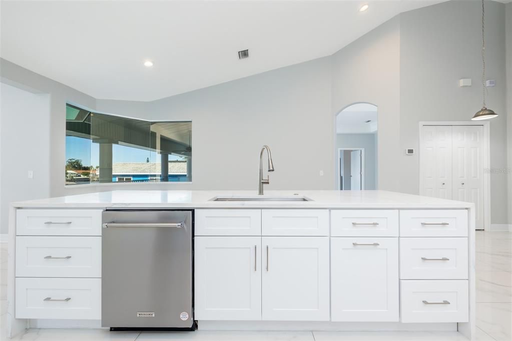 For Sale: $2,100,000 (4 beds, 3 baths, 2782 Square Feet)