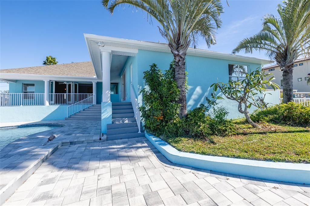 For Sale: $2,100,000 (4 beds, 3 baths, 2782 Square Feet)