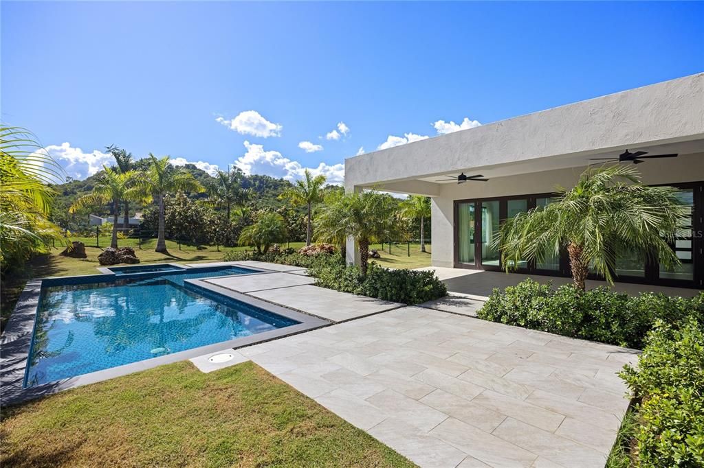 For Sale: $2,700,000 (4 beds, 4 baths, 3206 Square Feet)