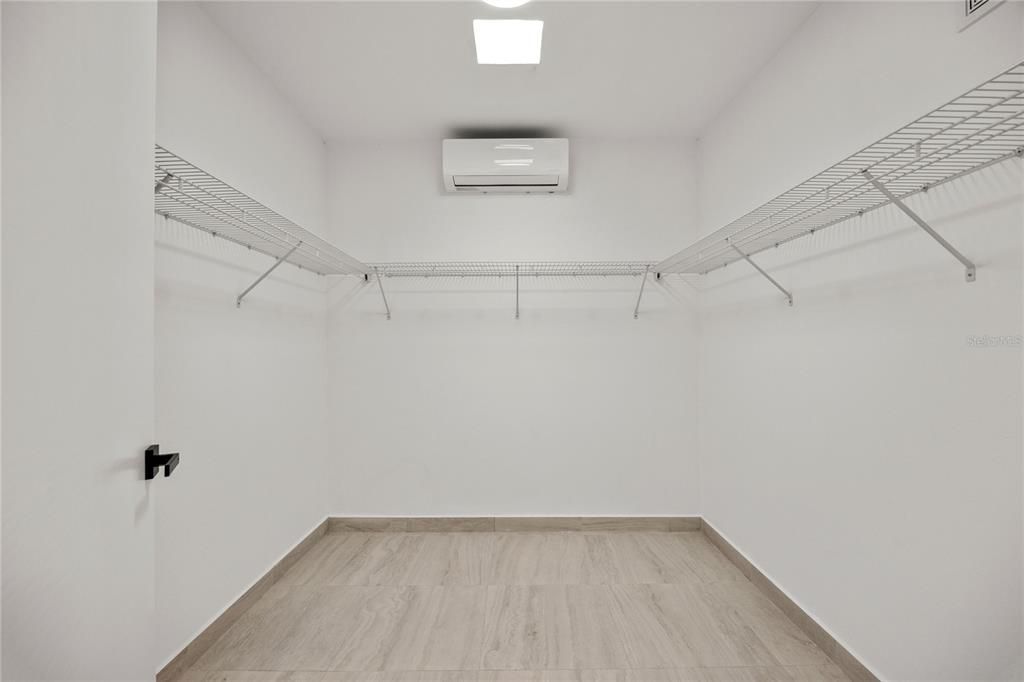 For Sale: $2,700,000 (4 beds, 4 baths, 3206 Square Feet)