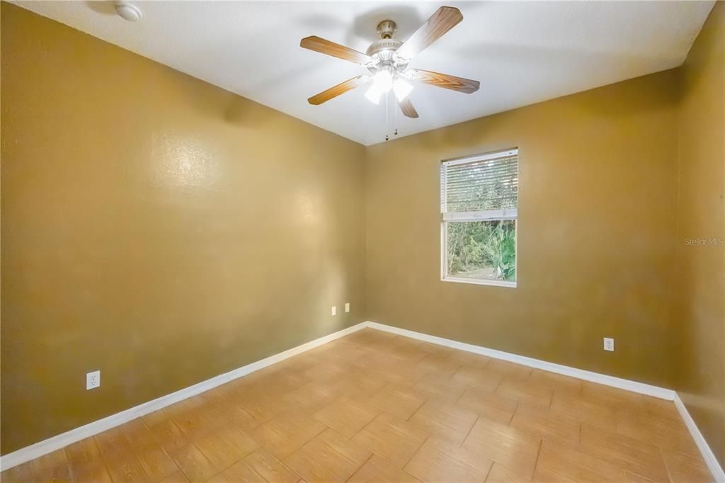 For Sale: $359,900 (3 beds, 2 baths, 1927 Square Feet)