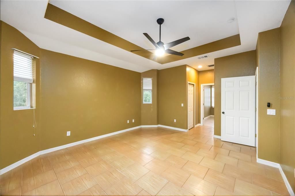 For Sale: $359,900 (3 beds, 2 baths, 1927 Square Feet)