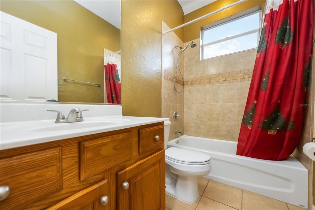 For Sale: $359,900 (3 beds, 2 baths, 1927 Square Feet)