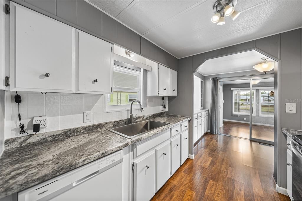 待售: $179,900 (3 贝兹, 2 浴室, 1464 平方英尺)