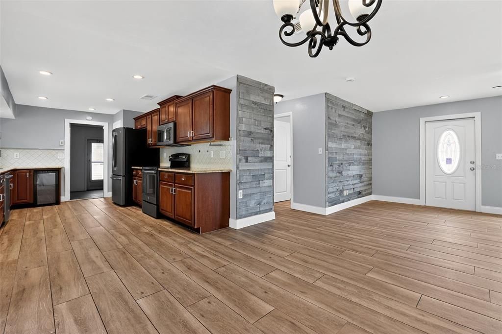 待售: $271,900 (2 贝兹, 2 浴室, 1200 平方英尺)