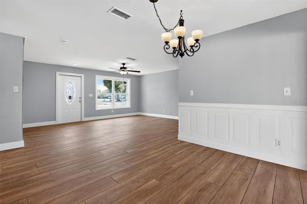 待售: $271,900 (2 贝兹, 2 浴室, 1200 平方英尺)