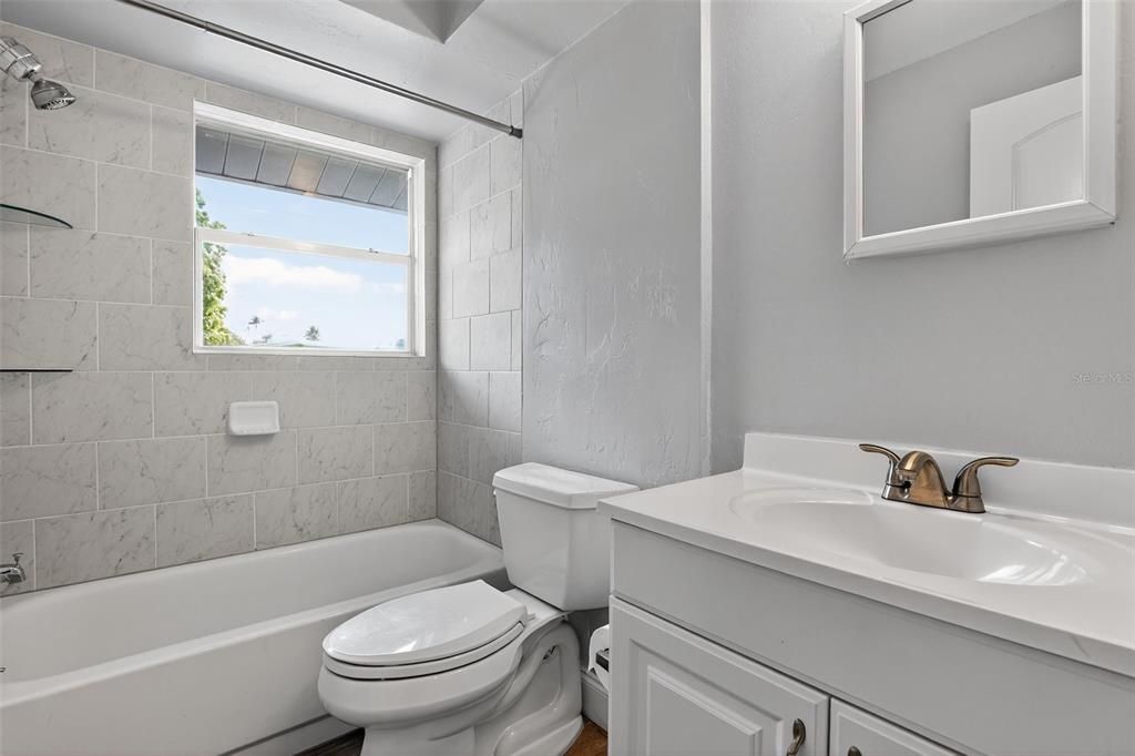 待售: $271,900 (2 贝兹, 2 浴室, 1200 平方英尺)