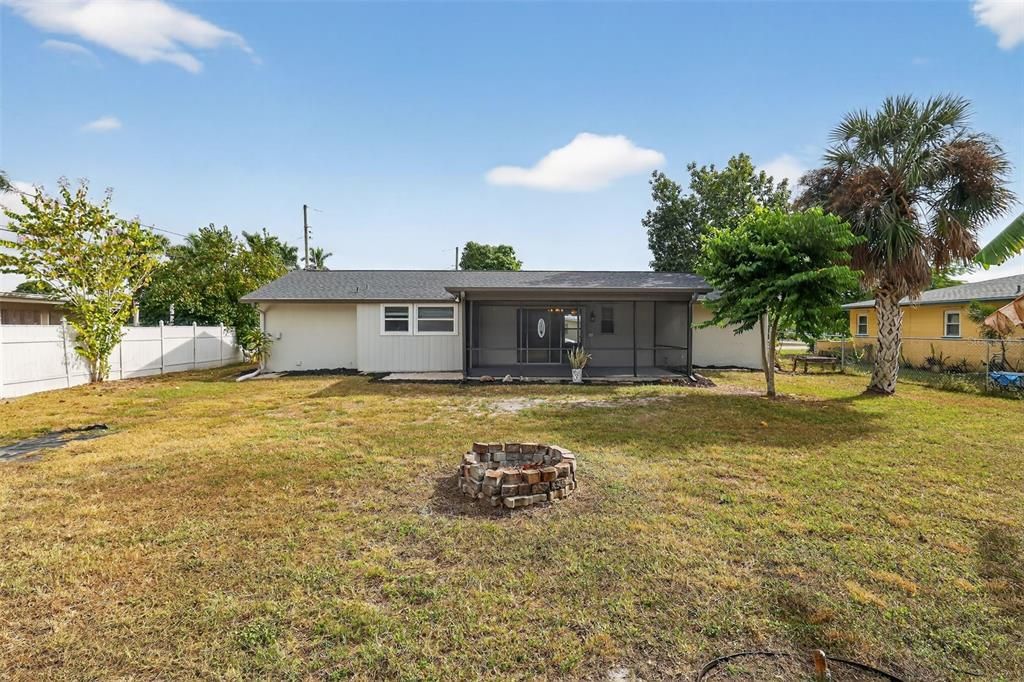 待售: $271,900 (2 贝兹, 2 浴室, 1200 平方英尺)