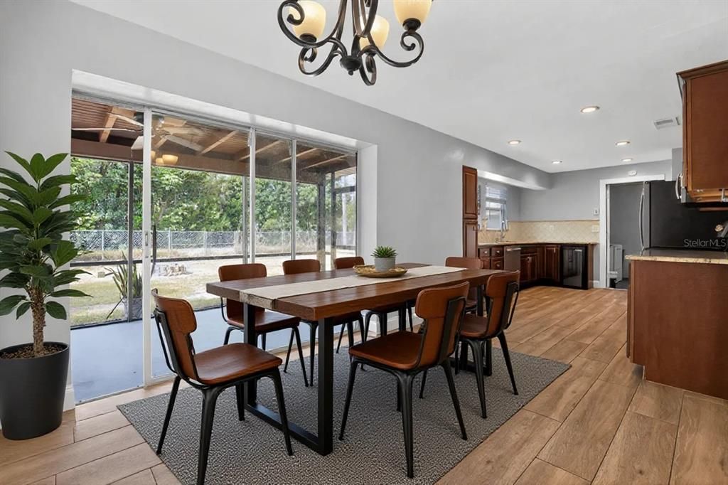 待售: $271,900 (2 贝兹, 2 浴室, 1200 平方英尺)