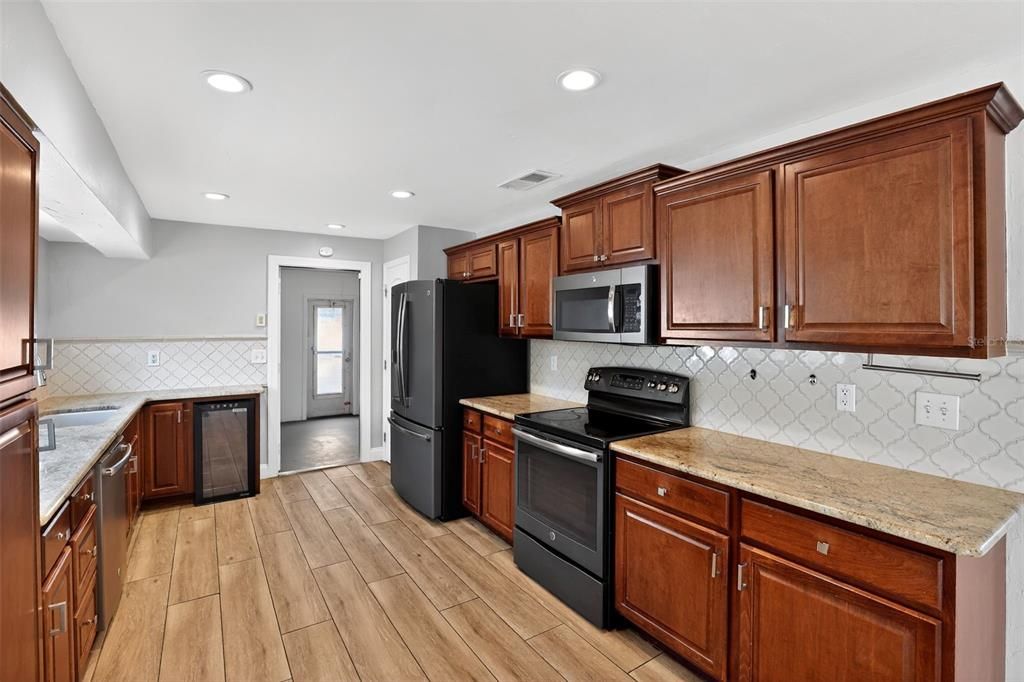 待售: $271,900 (2 贝兹, 2 浴室, 1200 平方英尺)