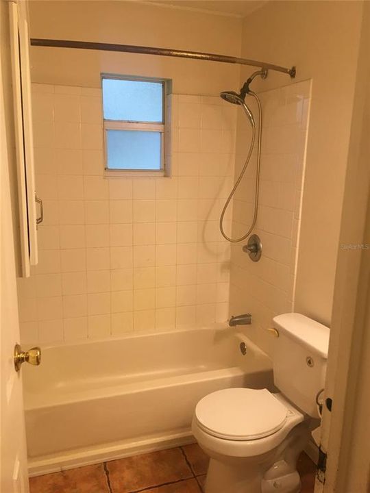 出租: $1,395 (3 贝兹, 1 浴室, 1303 平方英尺)