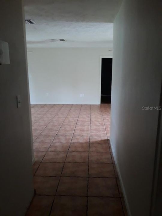 出租: $1,395 (3 贝兹, 1 浴室, 1303 平方英尺)