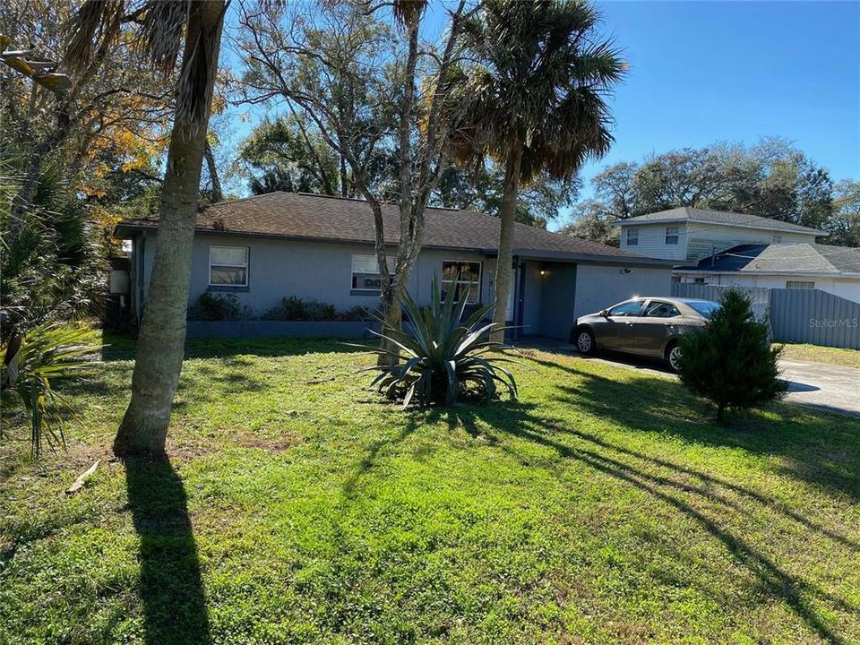 出租: $1,395 (3 贝兹, 1 浴室, 1303 平方英尺)