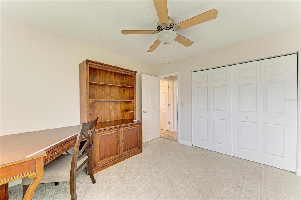 For Sale: $324,000 (2 beds, 2 baths, 1230 Square Feet)