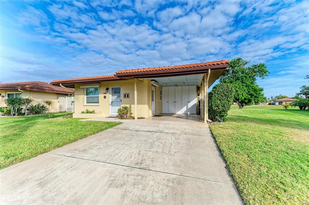 For Sale: $324,000 (2 beds, 2 baths, 1230 Square Feet)