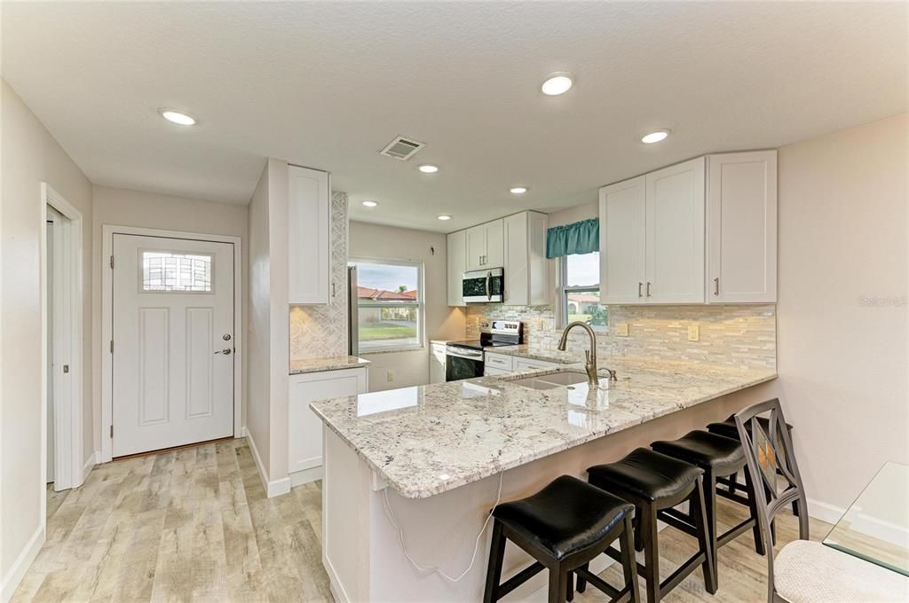 For Sale: $324,000 (2 beds, 2 baths, 1230 Square Feet)